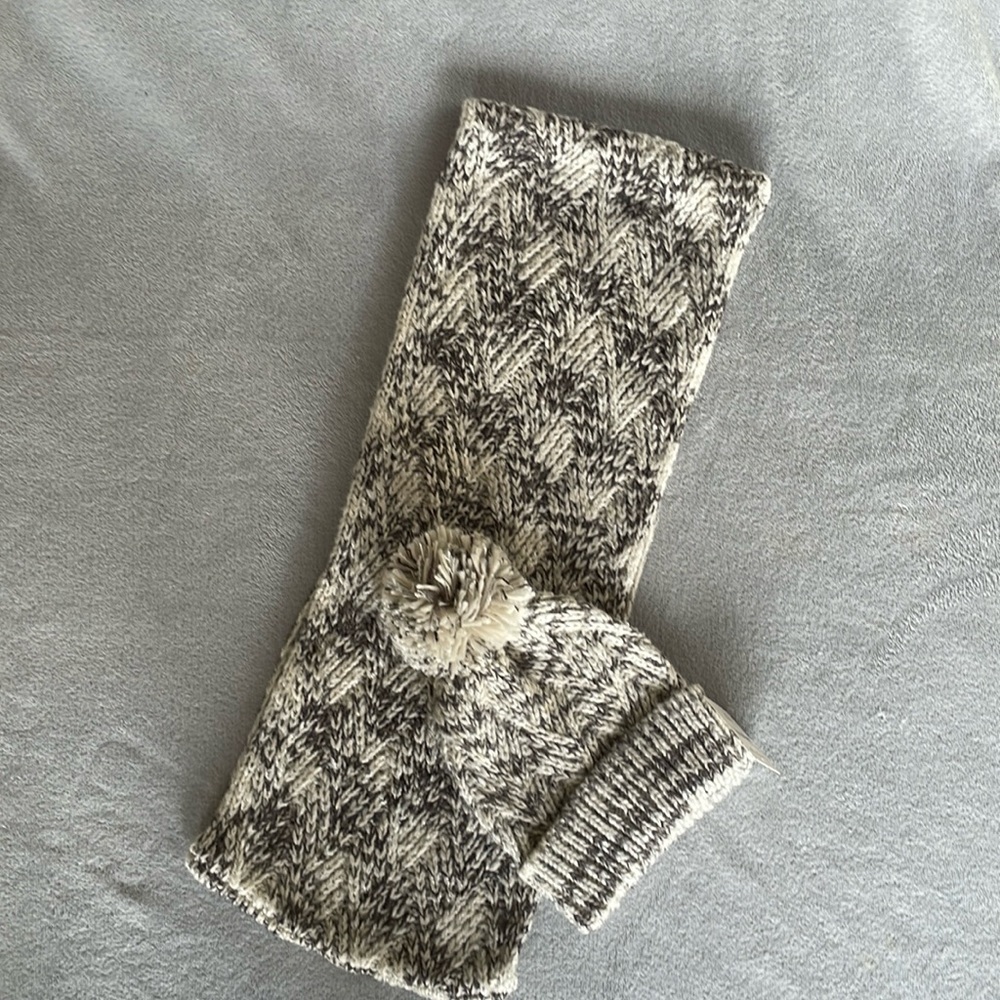 Gray and White Infinity Scarf and hat